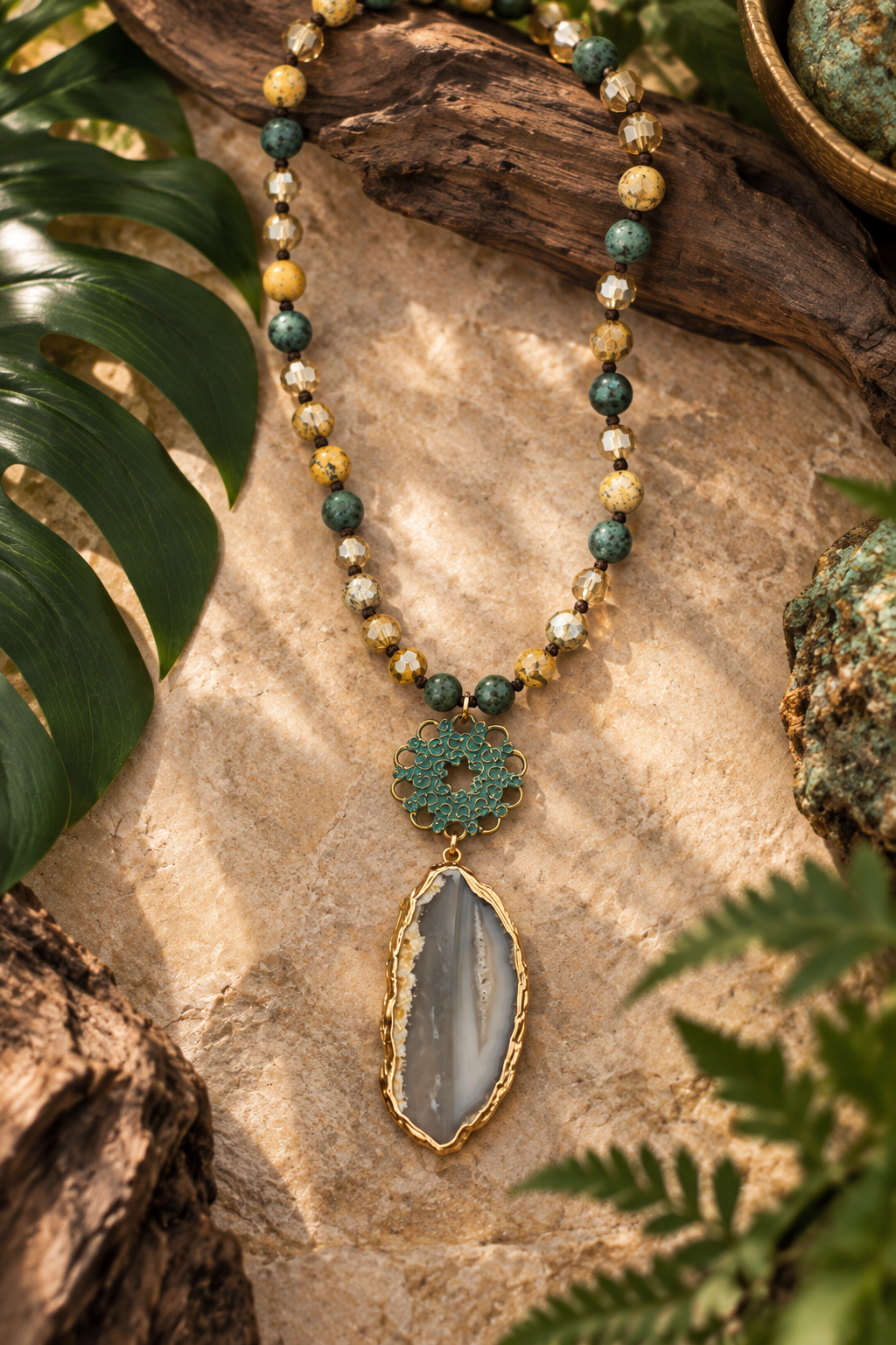Collar largo de piedras beige y verdes con ágata — foto 4
