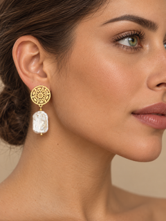 Aros de acero dorado con perla barroca rectangular — foto 2