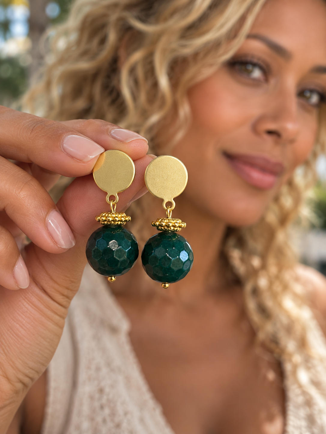 Aros bañados en oro con ágata verde oscuro — foto 3