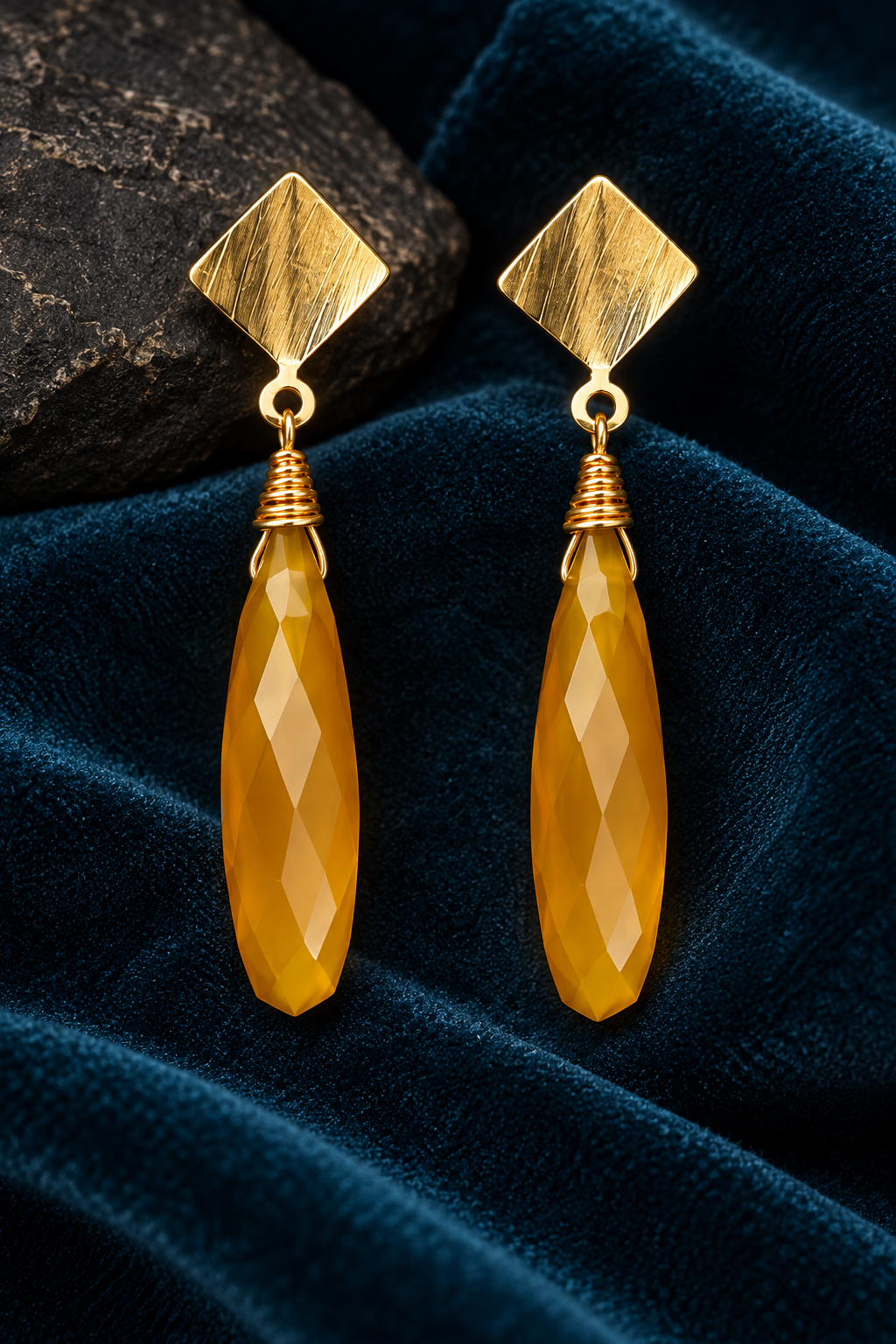 Aros bañados en oro con rombo y calcedonia caramelo — foto 5
