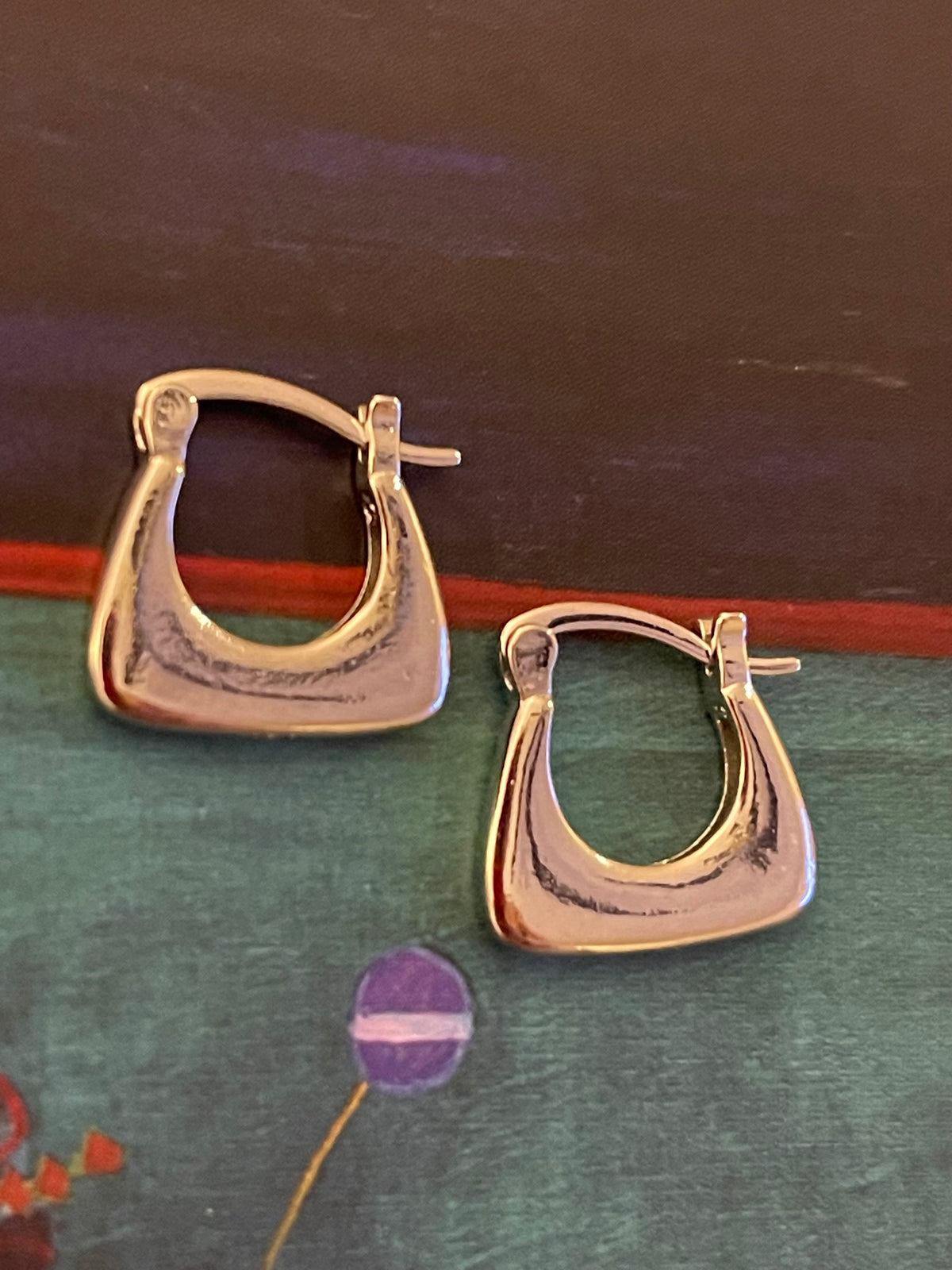 Aros plateados con forma de estribo — foto 7