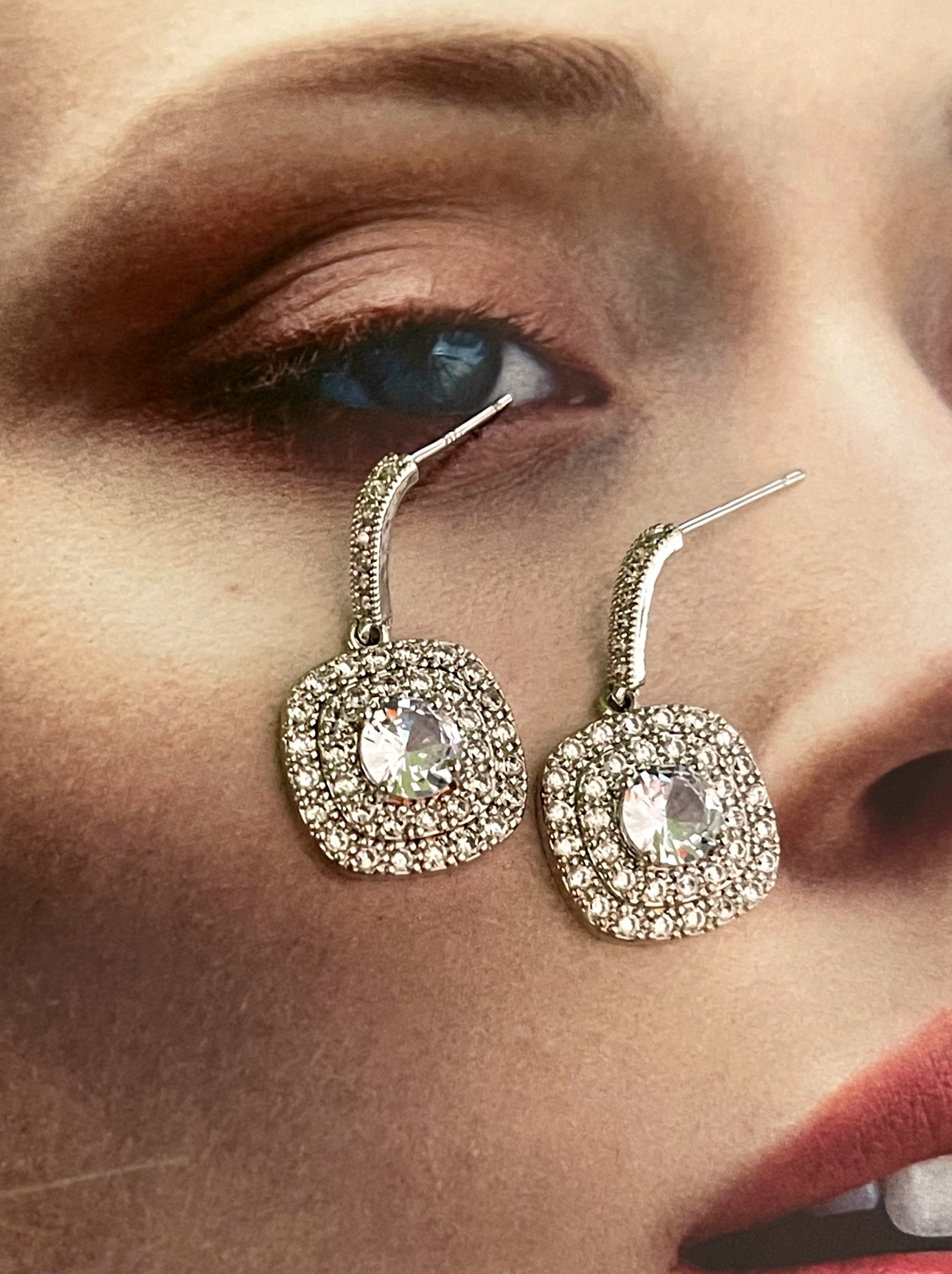 Aros Hippie Chic estilo vintage plateados con preciosos circones. Largo 2.5 cm.