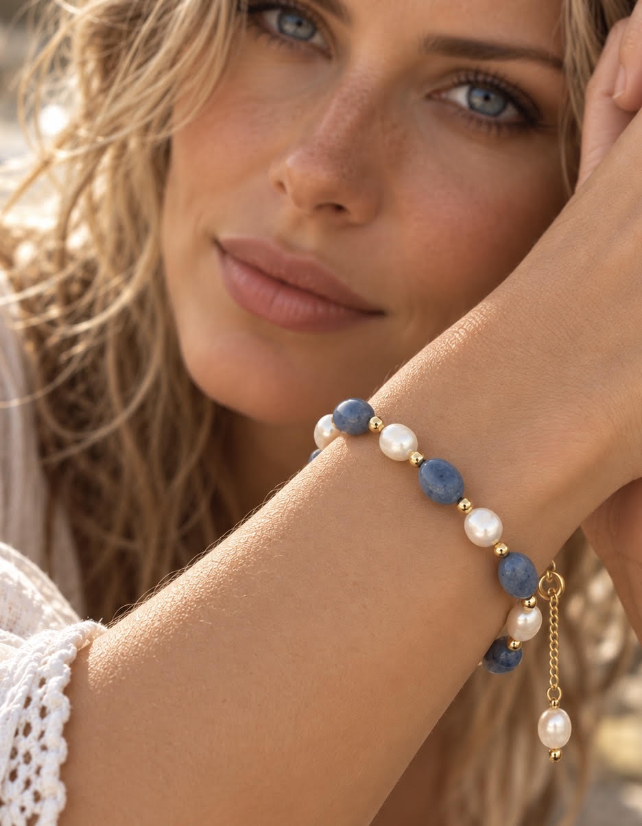 Pulsera ajustable de piedra azul y perlas