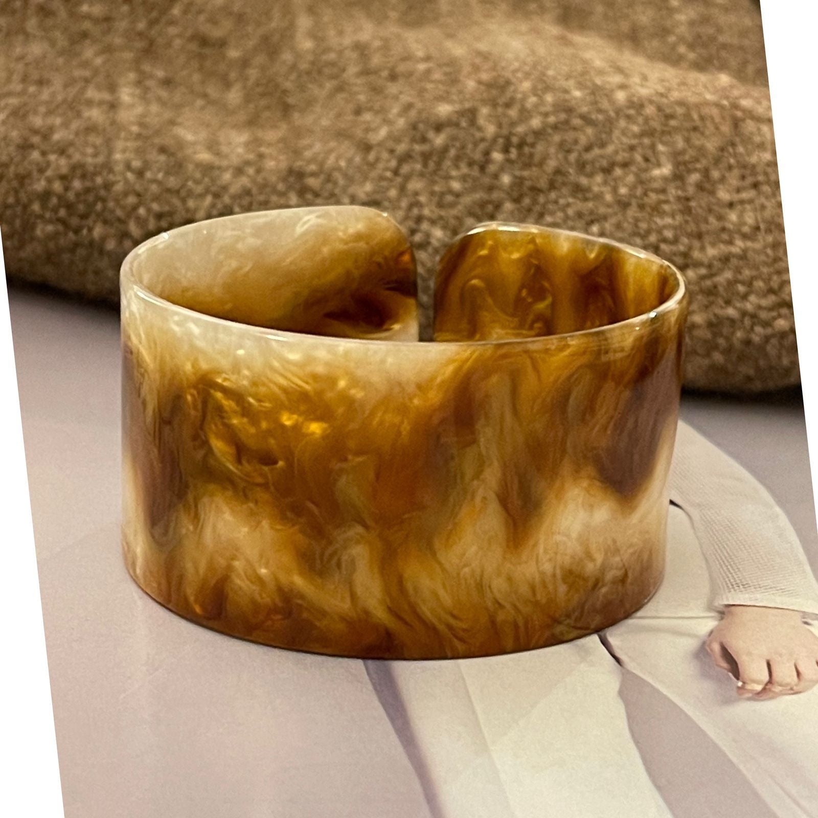 Pulsera Hippie Chic acrilico plana tonos ocres.
